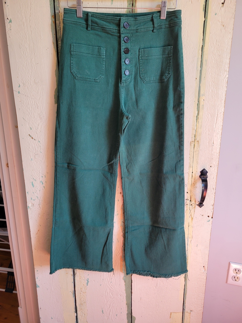 Green Wide-Leg Button-Fly Cut Off Pants